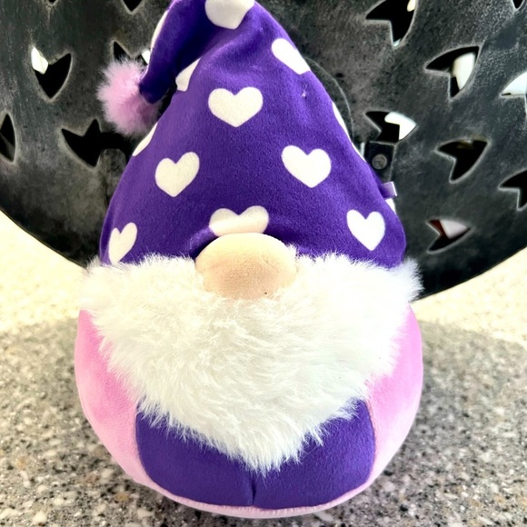 Valentine’s Day Squishmallow Nefen Gnome Plush Toy - Picture 2 of 3
